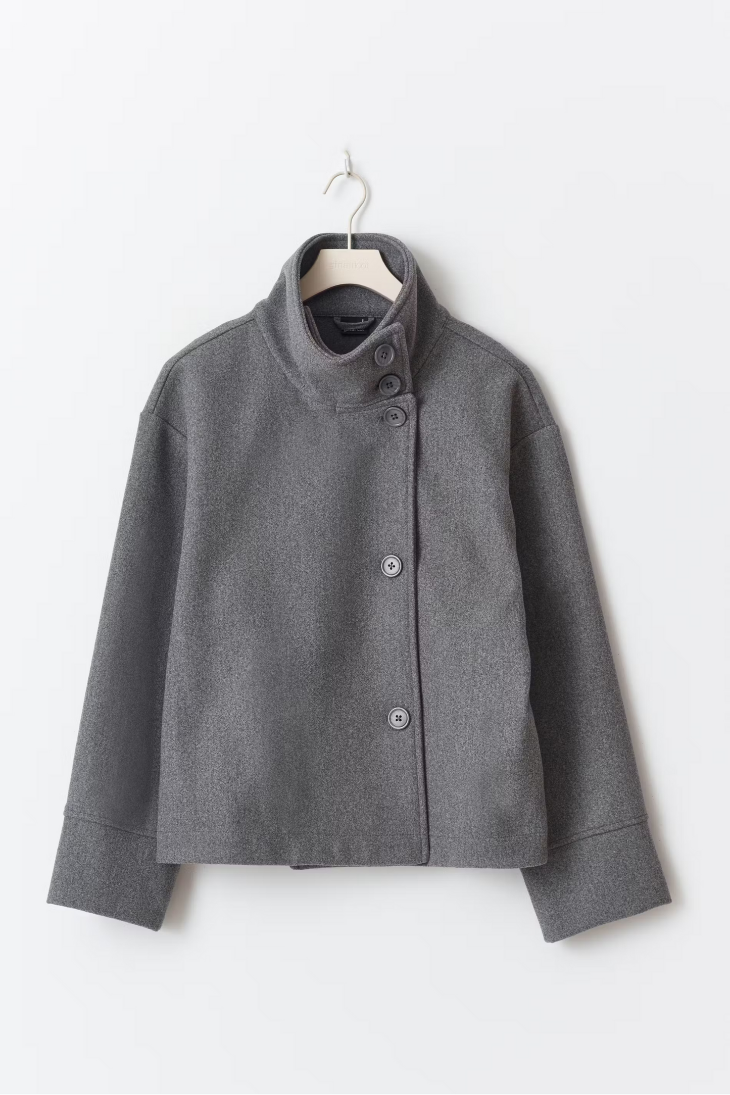 Manteau à col boutonné