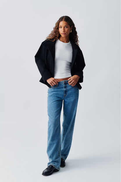 Manteau à col boutonné